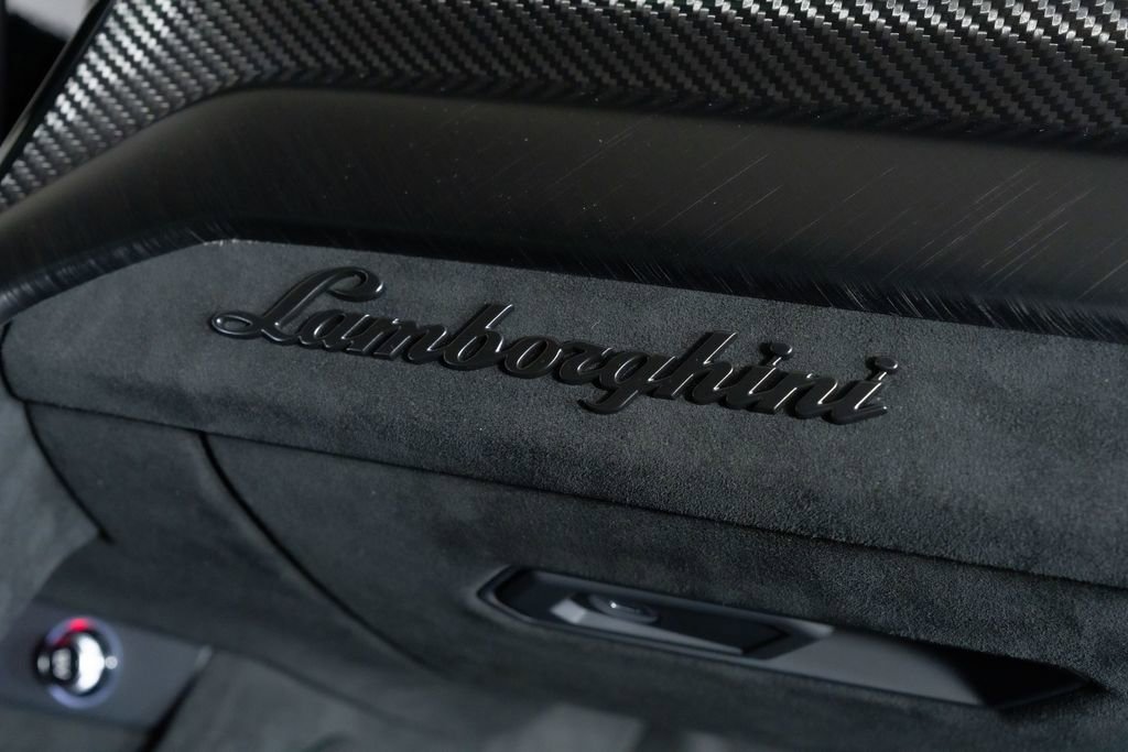 Used 2024 Lamborghini Urus Performante image 37