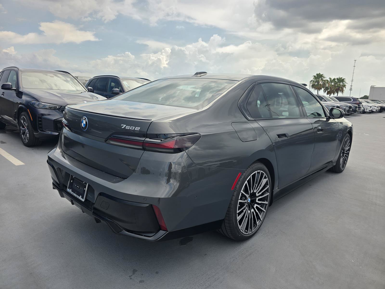New 2026 BMW 750e xDrive AWD/4WD image 3