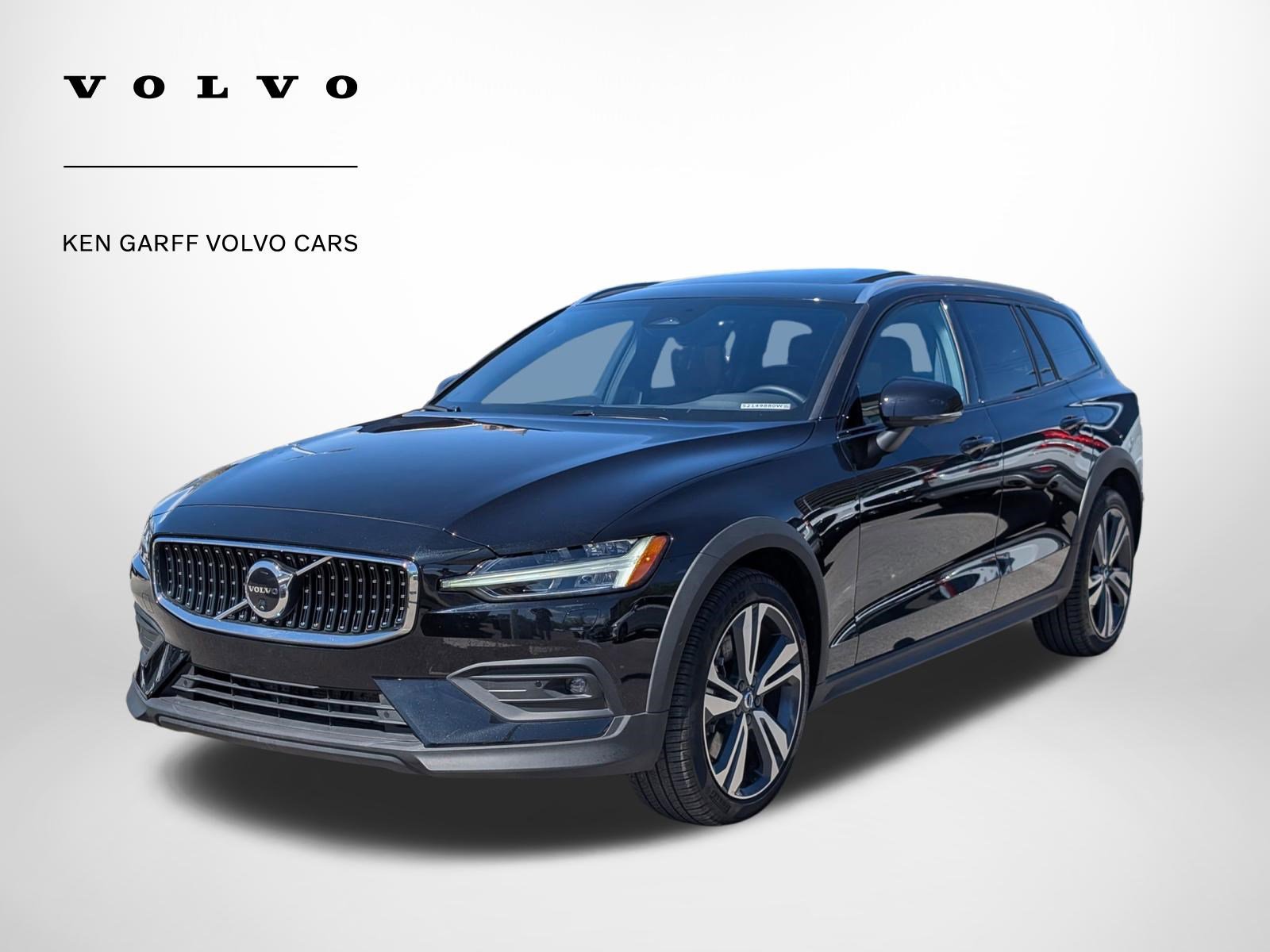 Used 2025 Volvo V60 B5 Cross Country Plus image 8