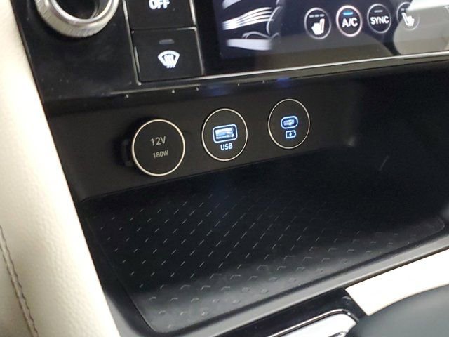 Used 2026 Genesis G70 2.5T image 30