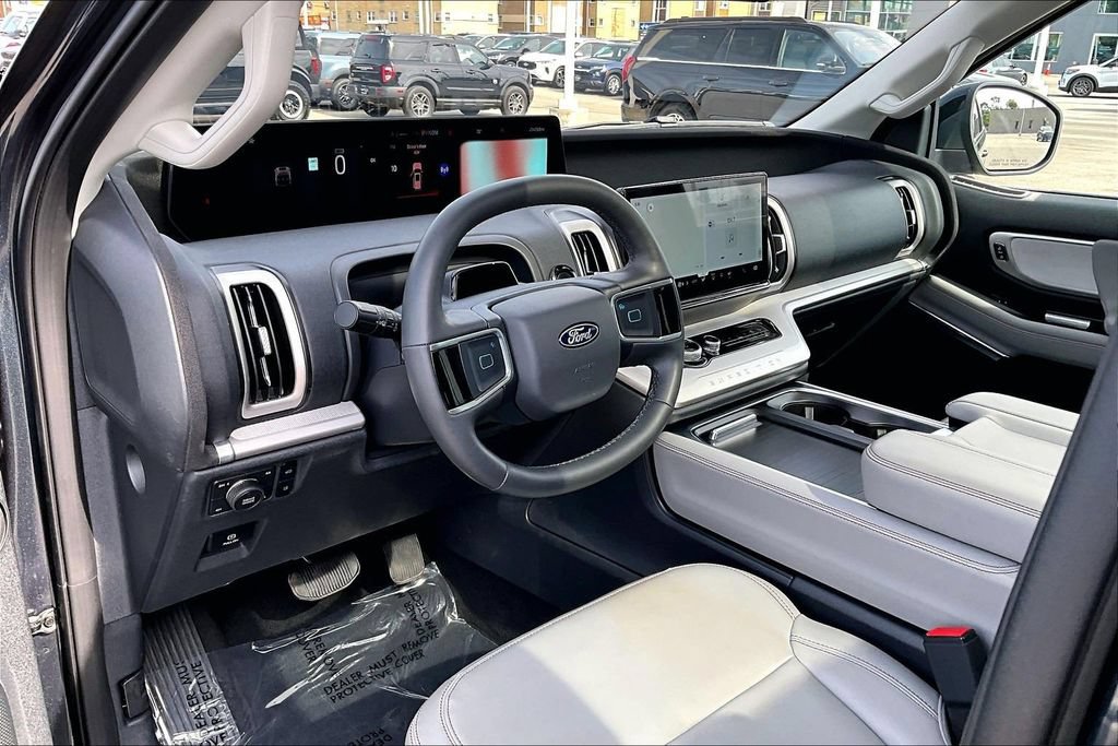 Certified 2025 Ford Expedition Active AWD/4WD image 13
