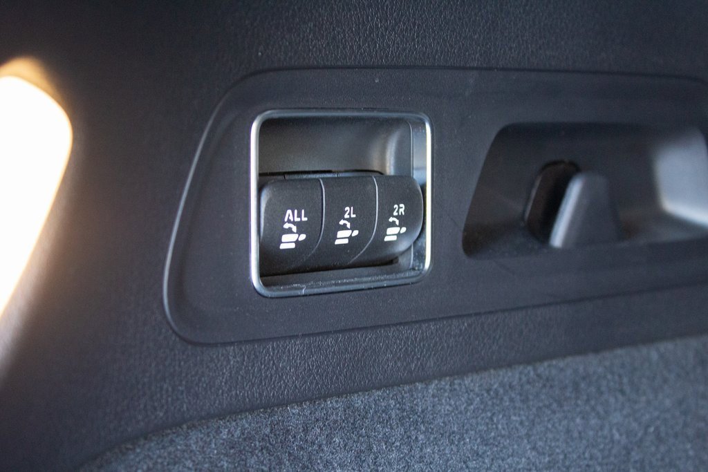 Used 2025 Mercedes-Benz GLS 450 4MATIC image 23