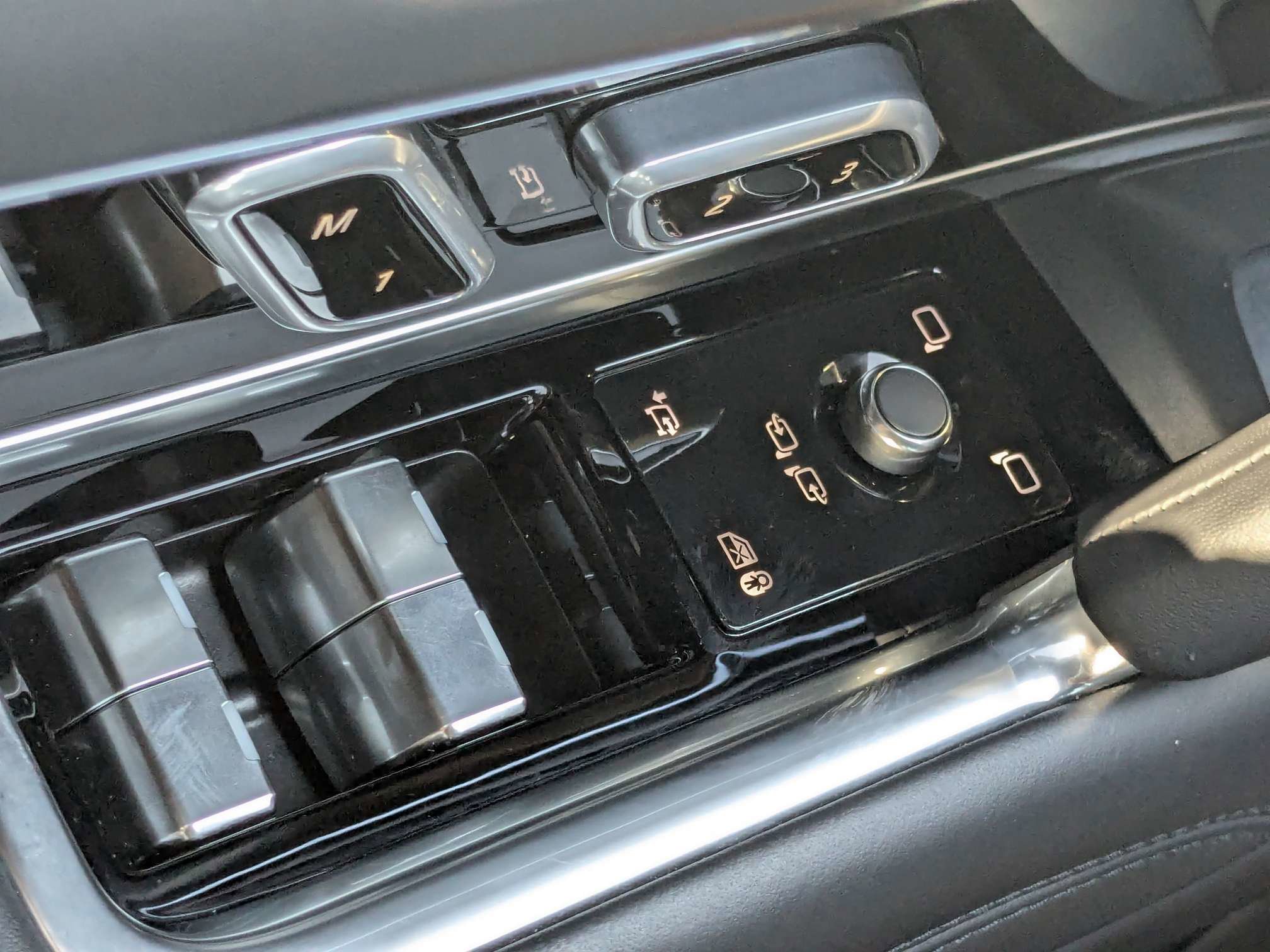 Used 2025 Land Rover Range Rover SE AWD/4WD image 31
