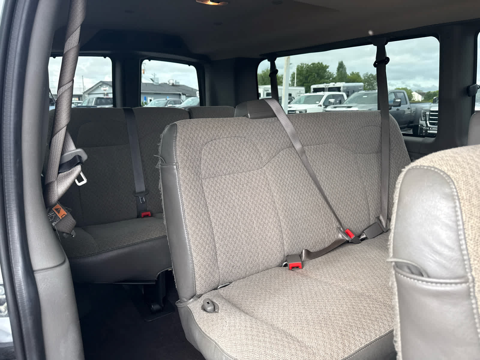 Certified 2024 Chevrolet Express 3500 LT w/ LT Preferred Equipment Group RWD image 21