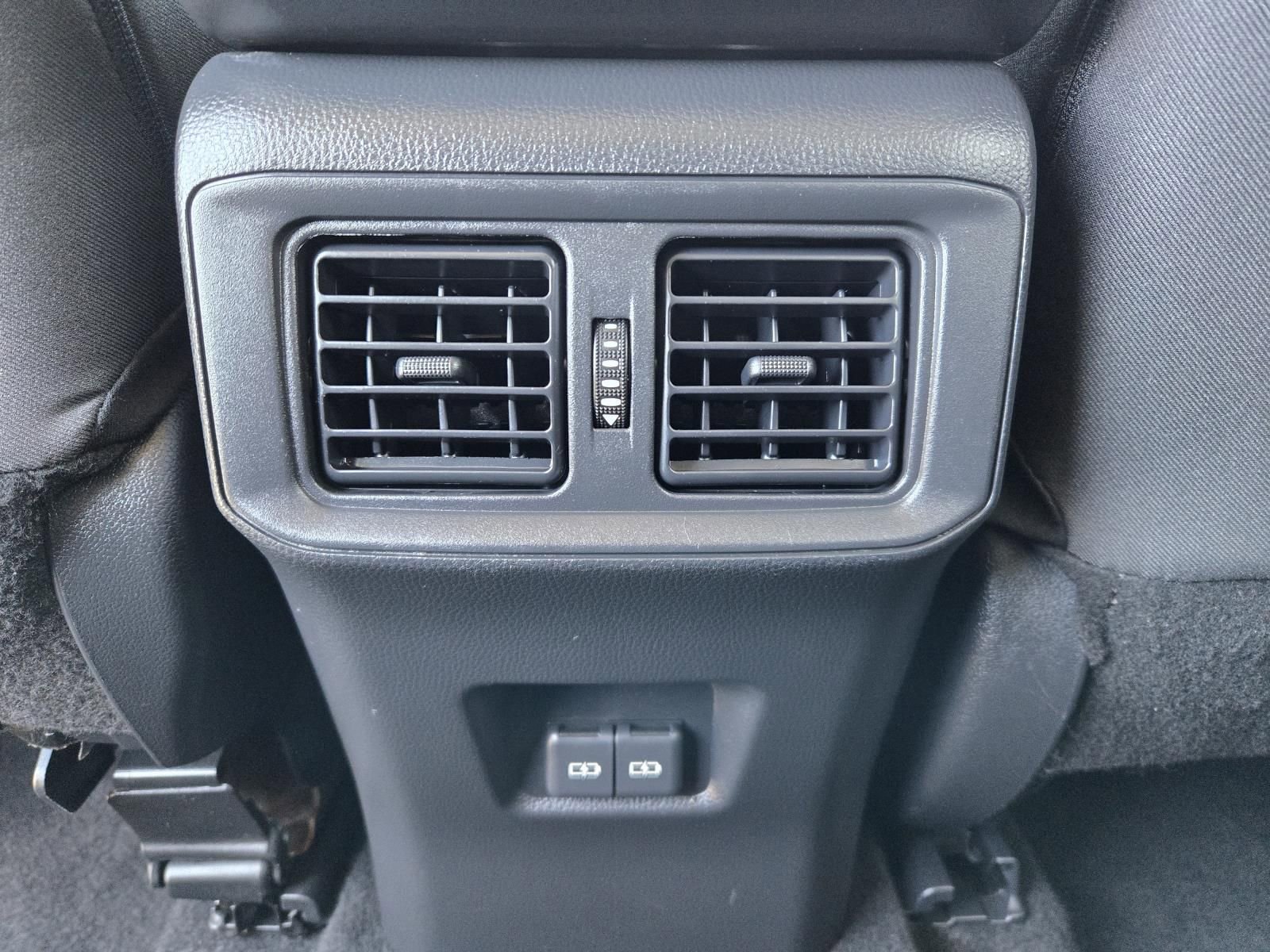 Used 2023 Toyota RAV4 XLE image 28