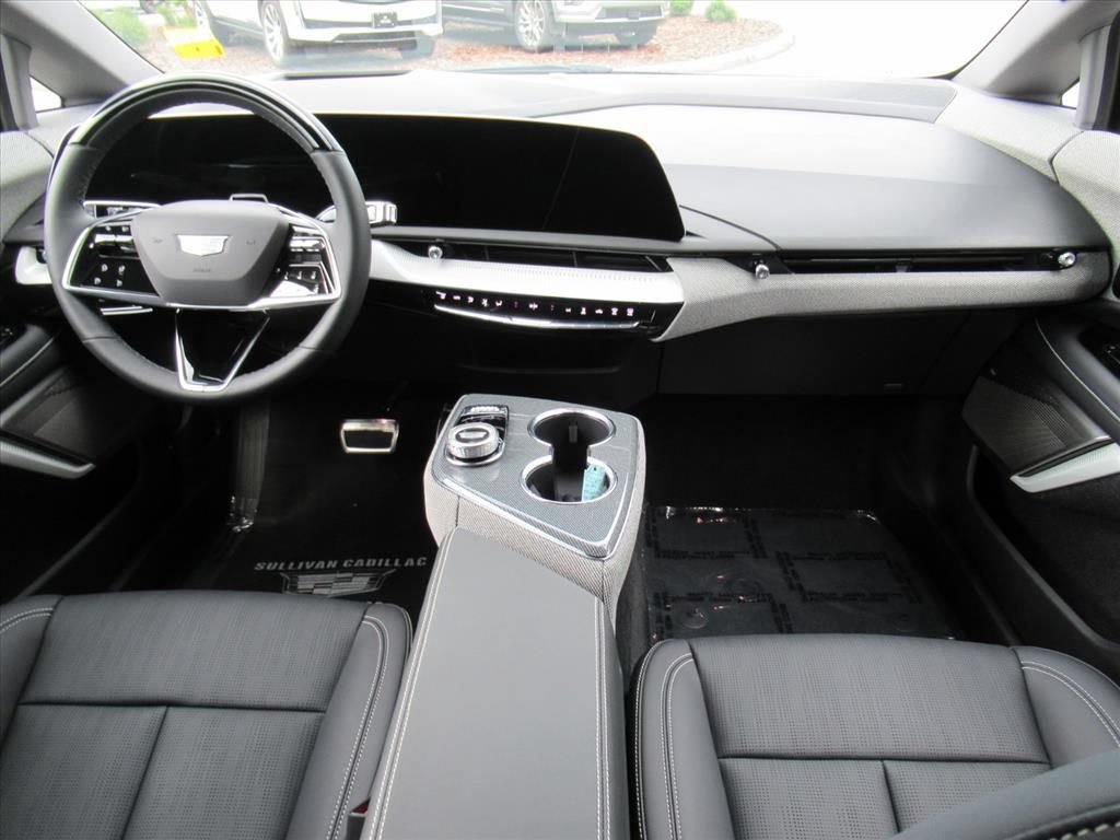 Certified 2025 Cadillac Optiq Luxury 2 w/ LPO, Floor Liner Package AWD/4WD image 13