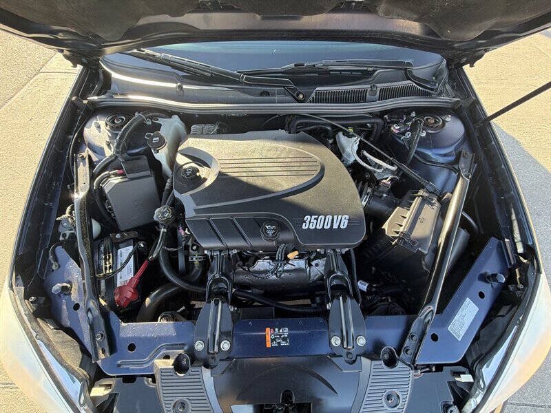 Used 2011 Chevrolet Impala LT FWD image 16
