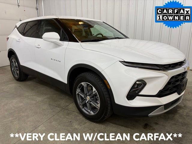 Used 2025 Chevrolet Blazer LT FWD image 1