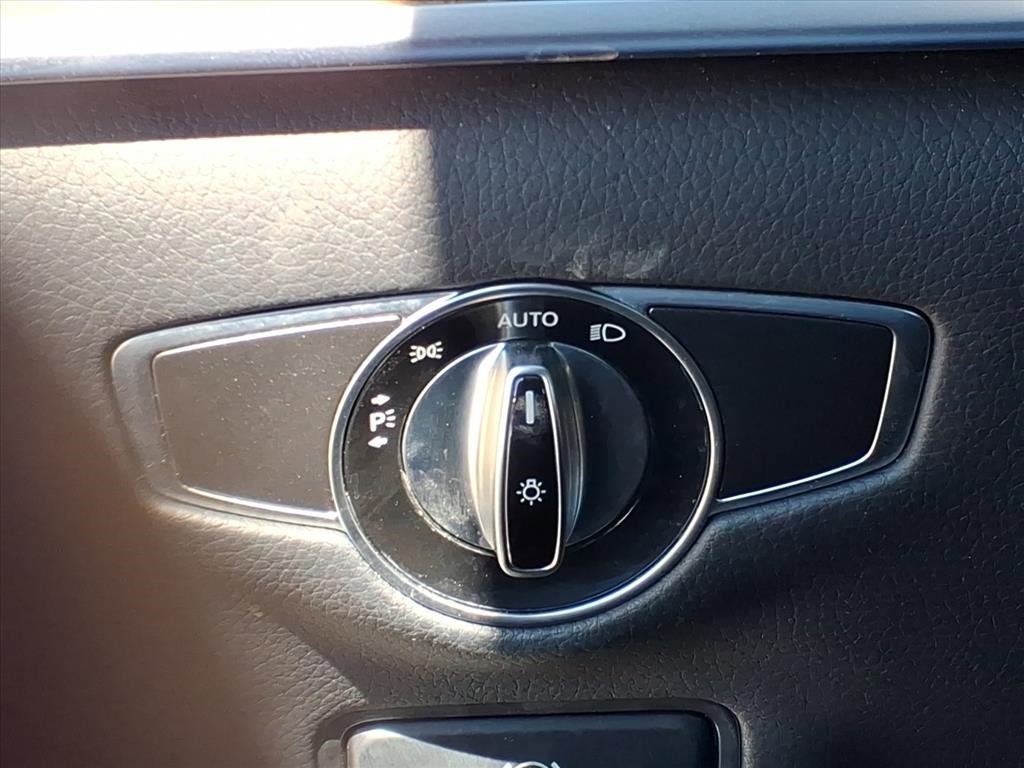 Used 2017 Mercedes-Benz S 550 Sedan image 26