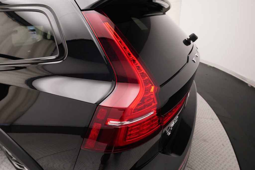 Used 2025 Volvo V60 B5 Cross Country Plus image 33