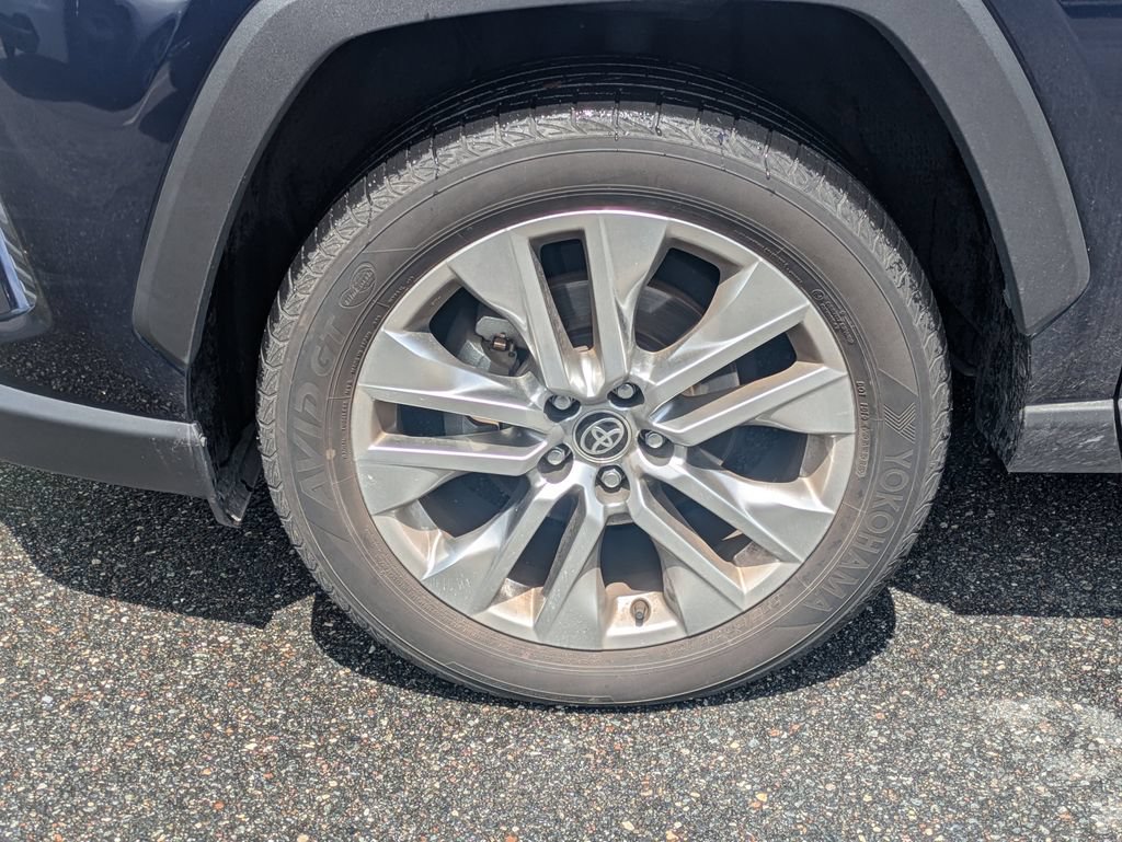 Used 2020 Toyota RAV4 Limited FWD image 14