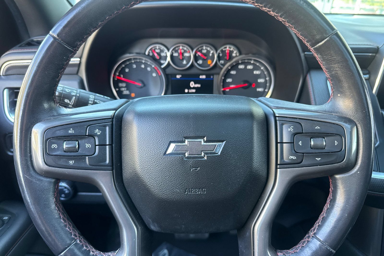 Used 2021 Chevrolet Suburban RST AWD/4WD image 35