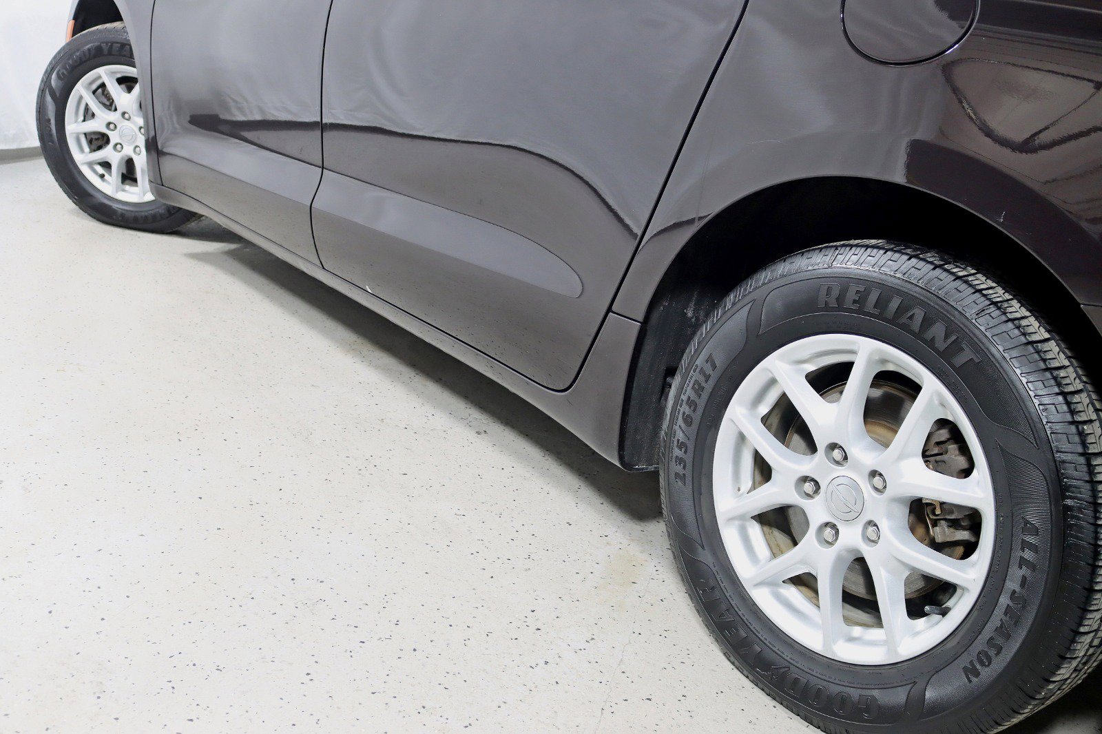 Used 2017 Chrysler Pacifica Touring image 12