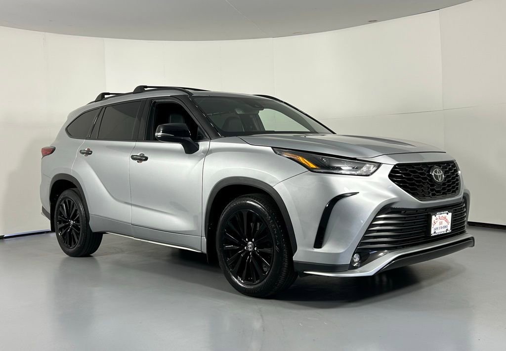 Used 2022 Toyota Highlander XSE