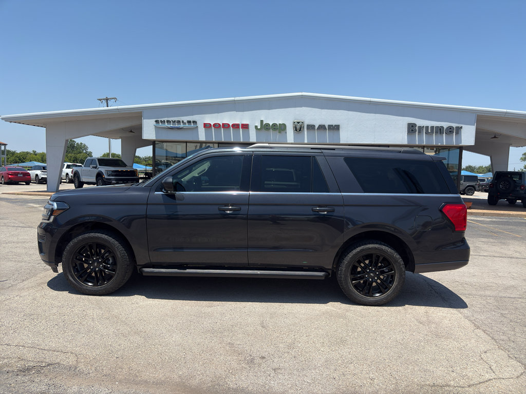 Used 2024 Ford Expedition Max XLT RWD image 8