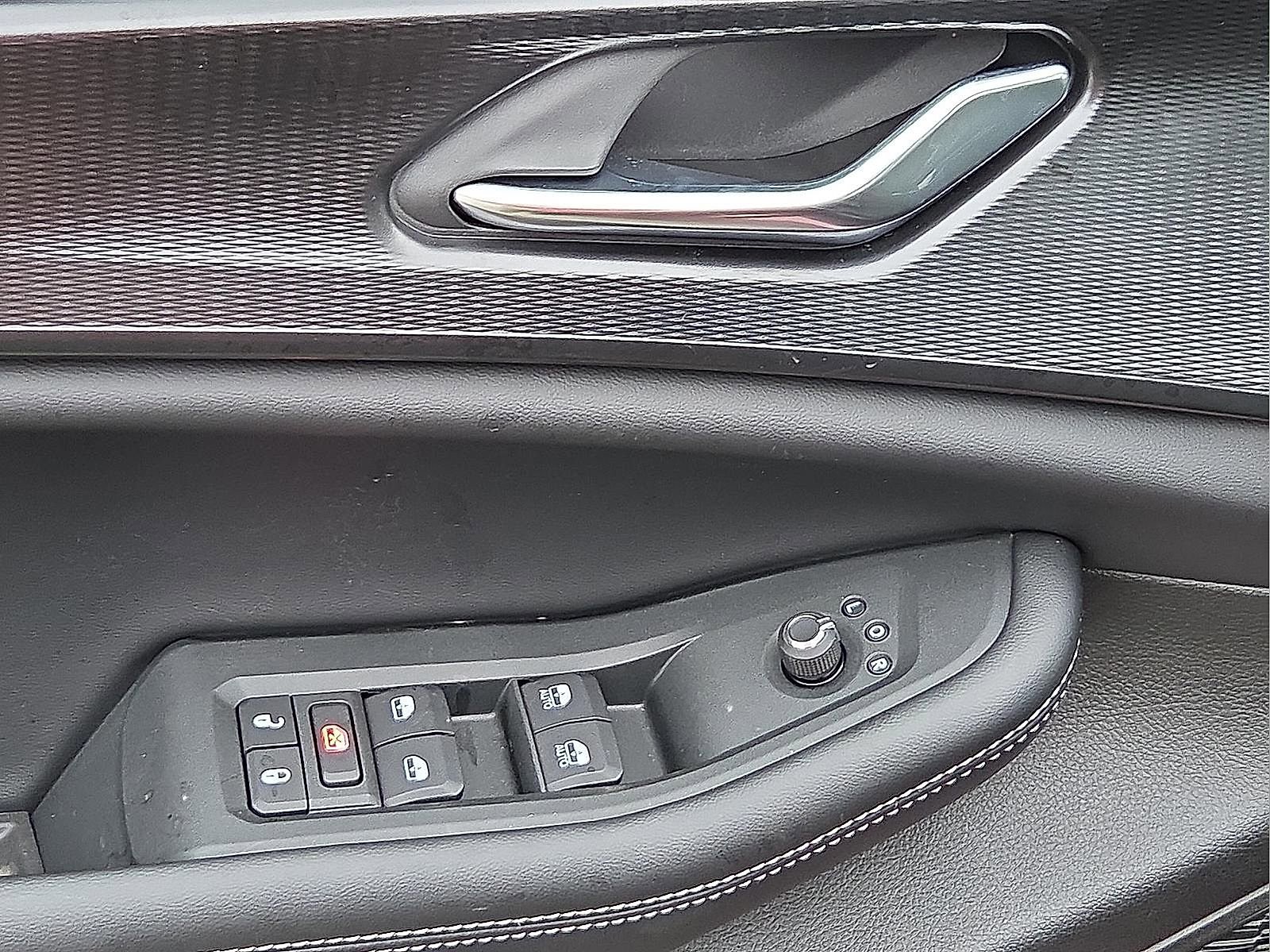 New 2025 Jeep Grand Cherokee L Laredo w/ Luxury Tech Group I image 14