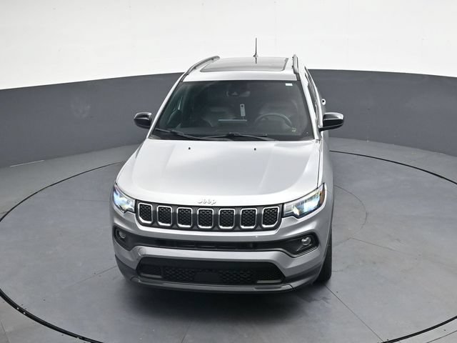 Used 2023 Jeep Compass Latitude w/ Sun and Sound Group AWD/4WD image 29