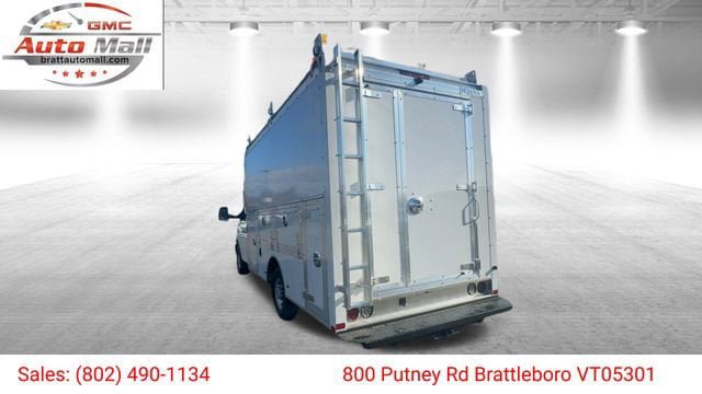 New 2025 Chevrolet Express 3500 w/ Power Convenience Package RWD video 2