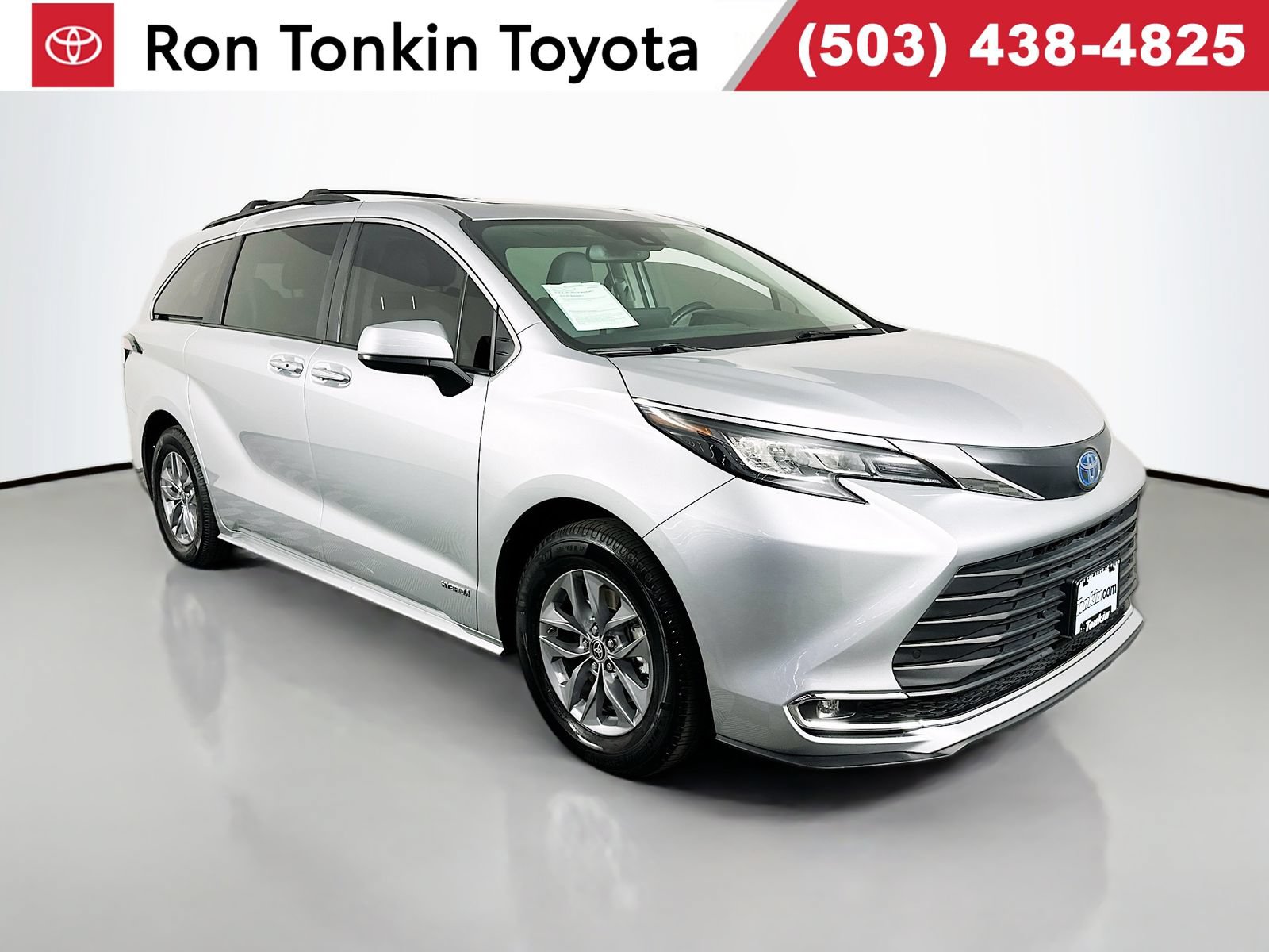 Certified 2021 Toyota Sienna XLE AWD/4WD image 1