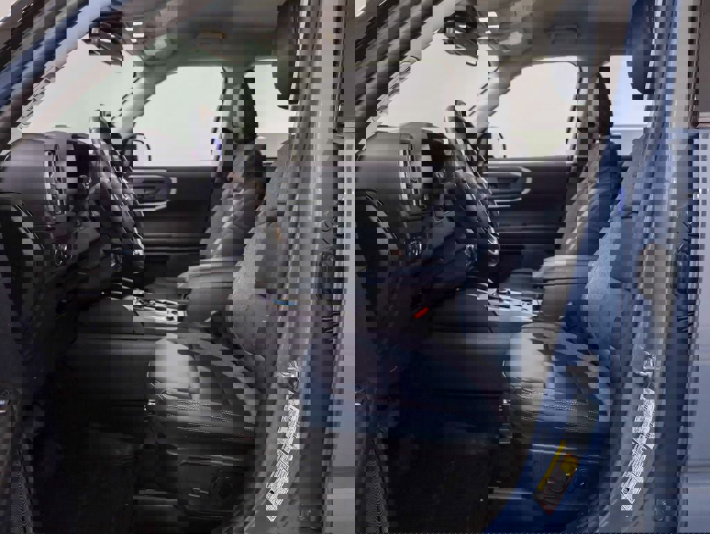 Used 2024 Ford Bronco Sport Outer Banks image 8