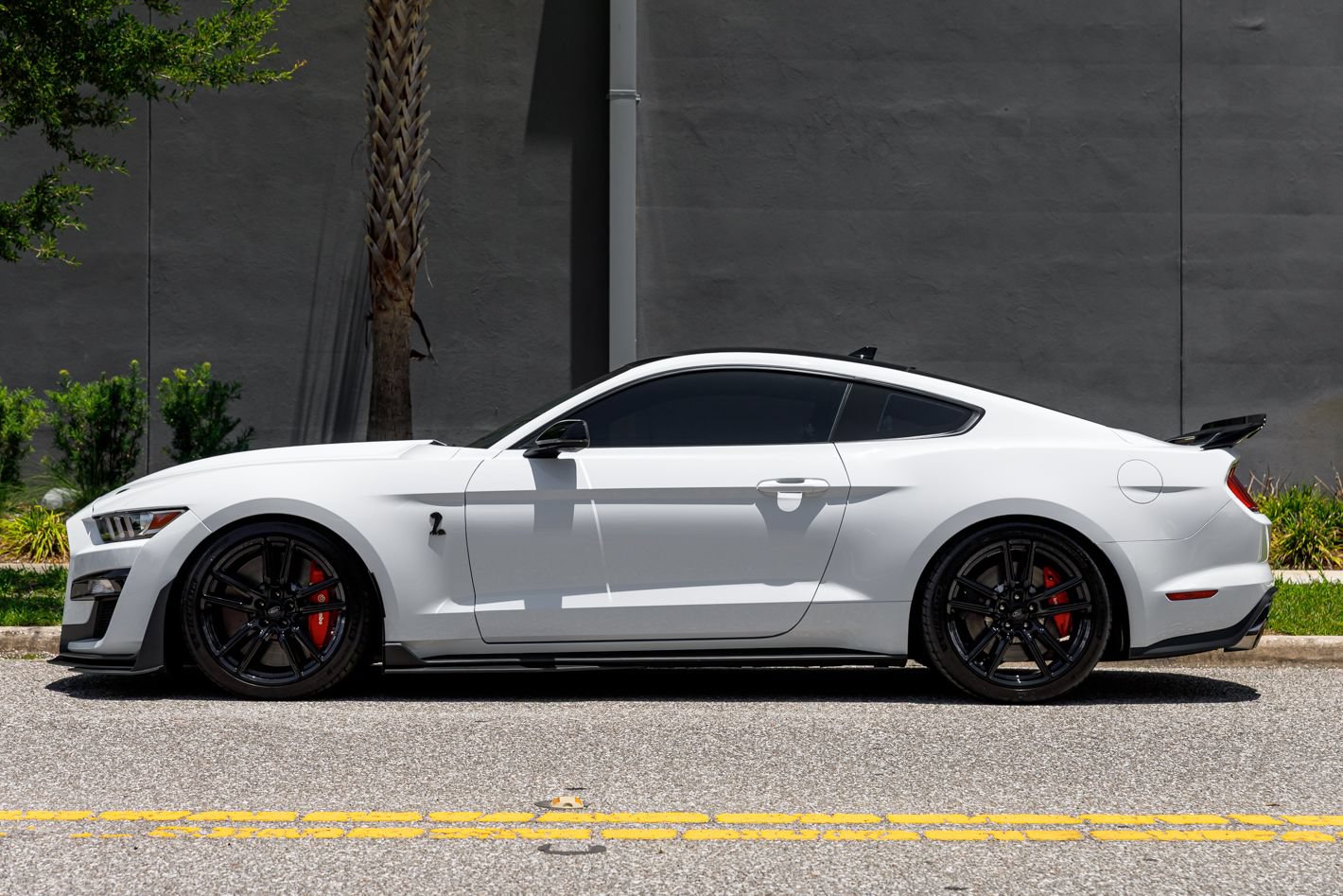 Used 2022 Ford Mustang Shelby GT500 w/ Technology Package RWD image 22