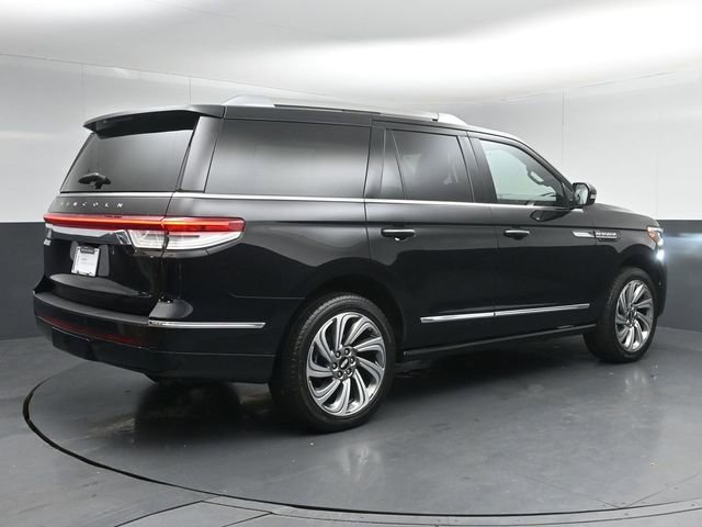Certified 2023 Lincoln Navigator Reserve AWD/4WD image 7