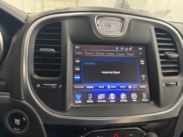 Used 2016 Chrysler 300 Limited w/ Driver Convenience Group image 25