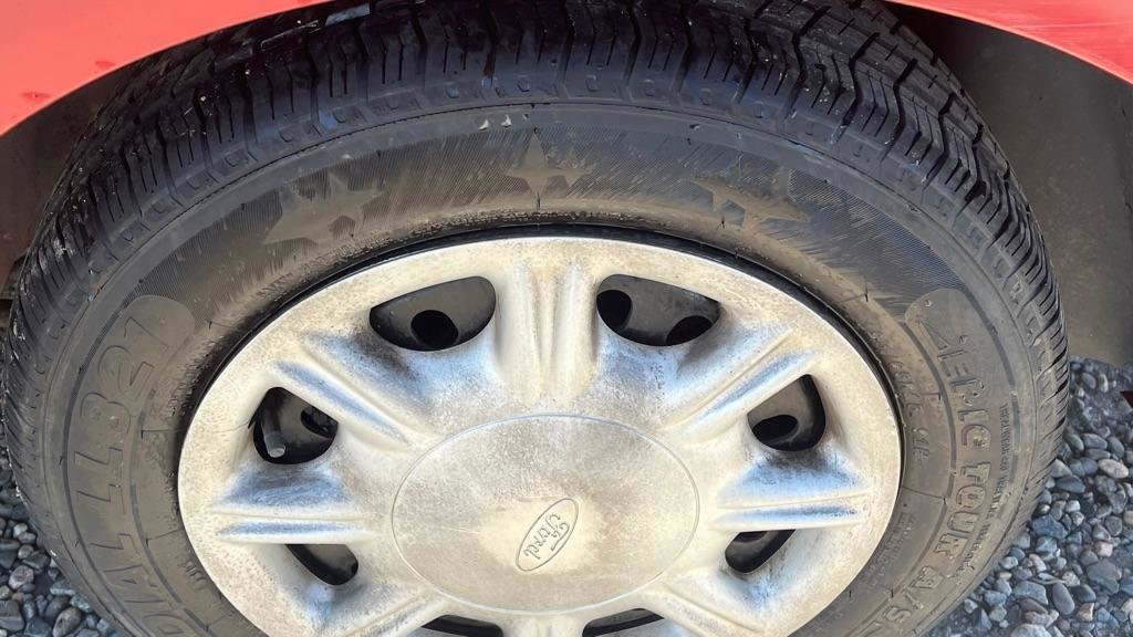 Used 1998 Ford Taurus SE FWD image 10