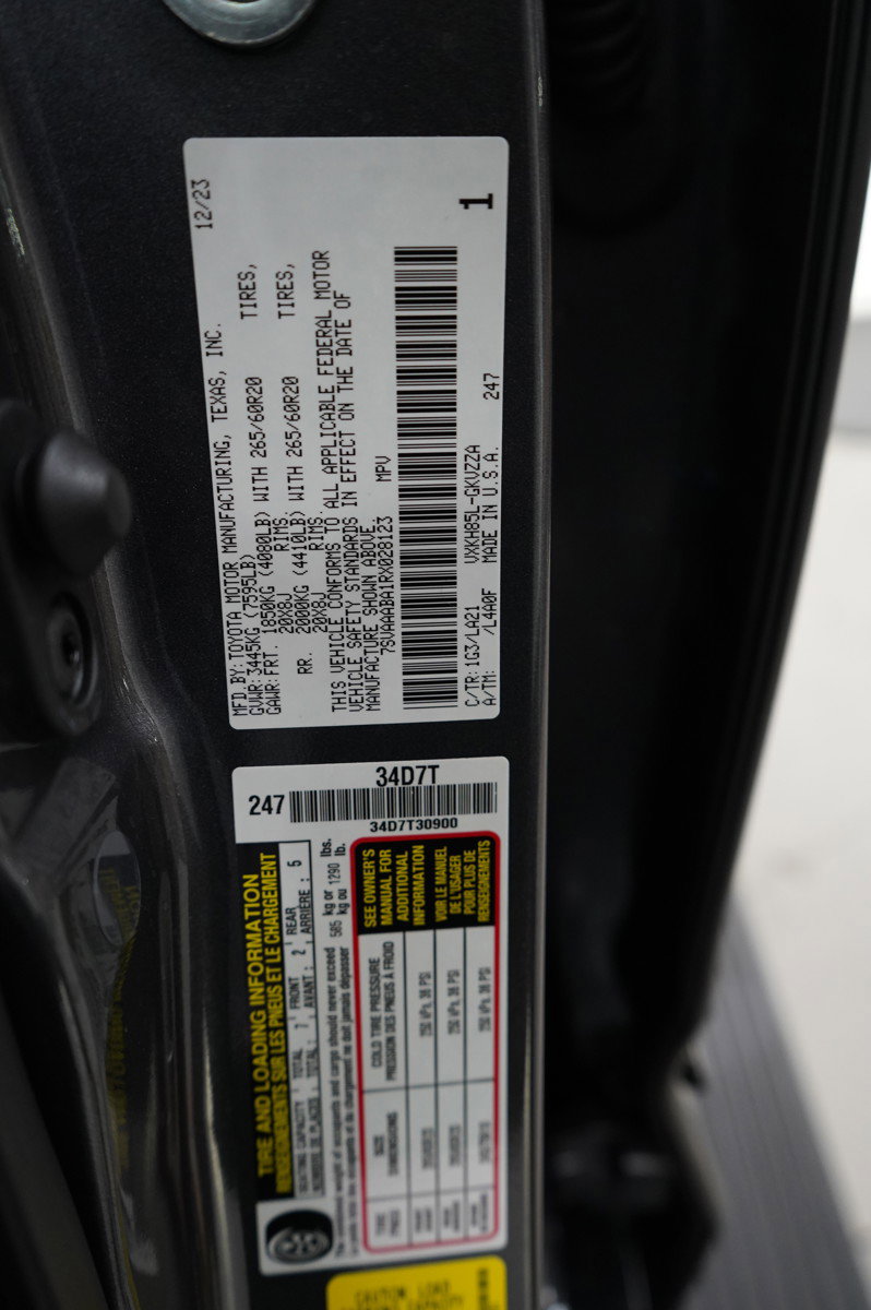 Used 2024 Toyota Sequoia Limited image 24