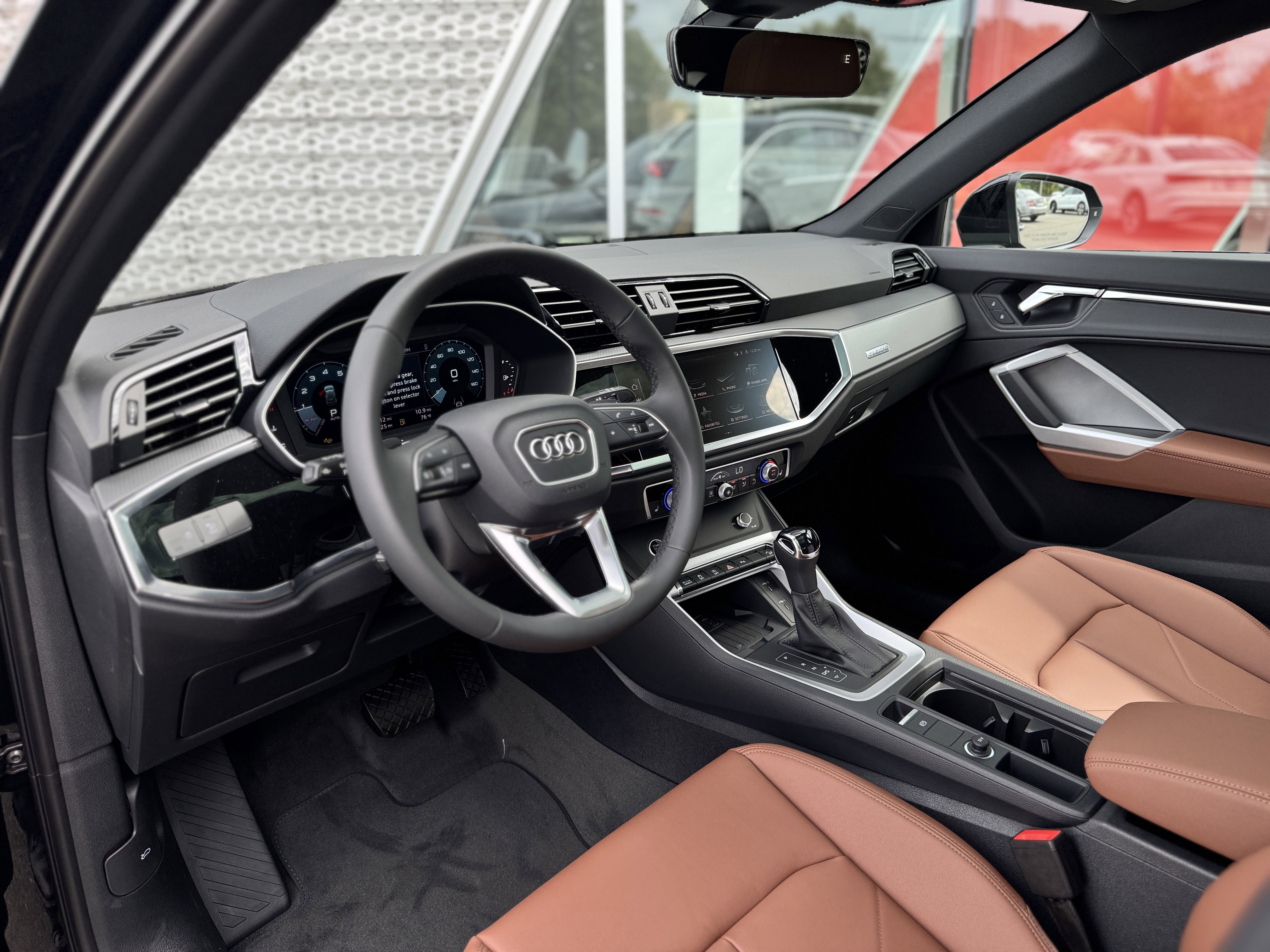 New 2025 Audi Q3 2.0T Premium image 4