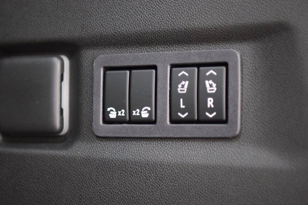 New 2026 Chevrolet Suburban High Country AWD/4WD image 24