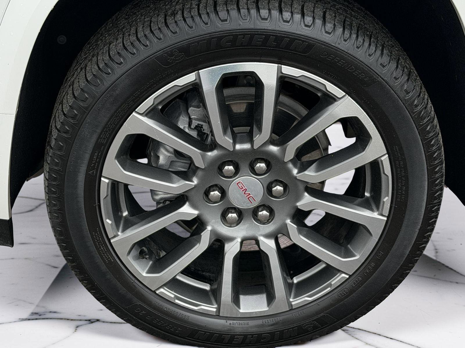 Used 2022 GMC Acadia Denali w/ Denali Technology Package image 5