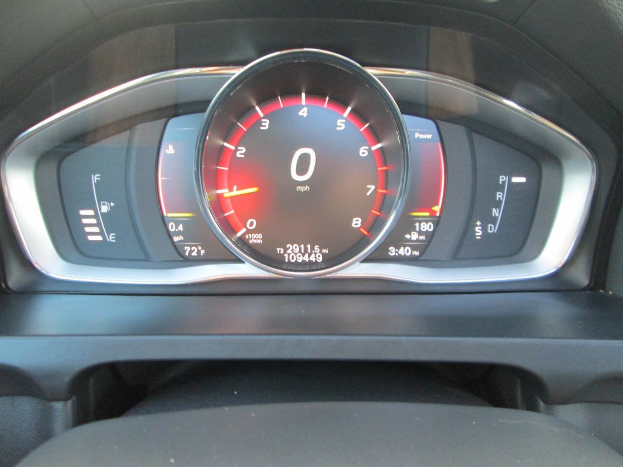 Used 2017 Volvo V60 T5 Premier w/ Convenience Package image 3