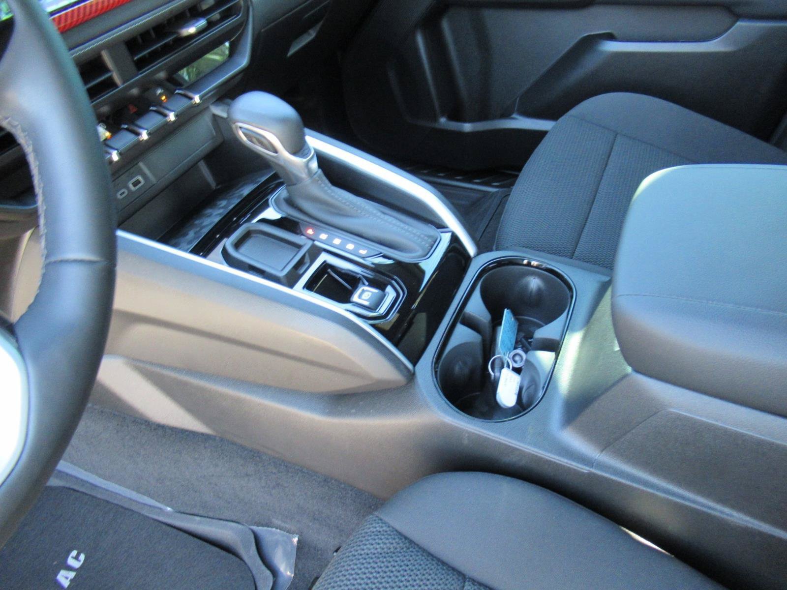 Used 2024 Chevrolet Colorado LT w/ LT Convenience Package RWD image 19