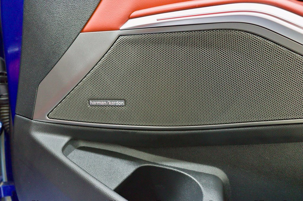 Used 2023 BMW M3 w/ M Carbon Exterior Package RWD image 60