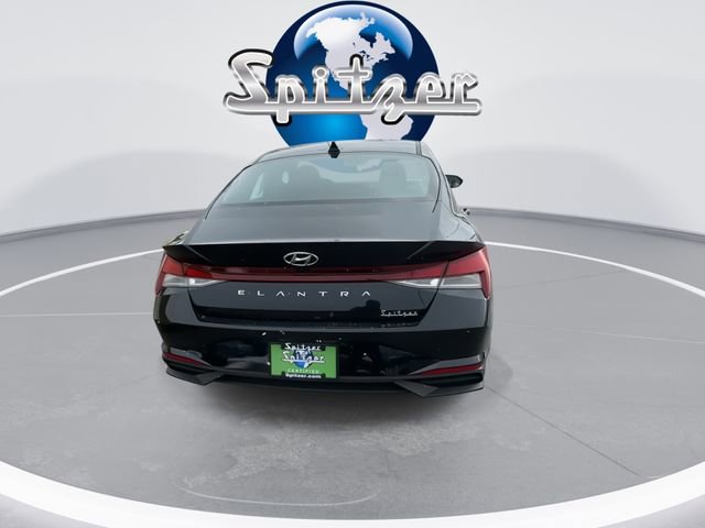 Used 2023 Hyundai Elantra SEL w/ Winter Weather Package image 8