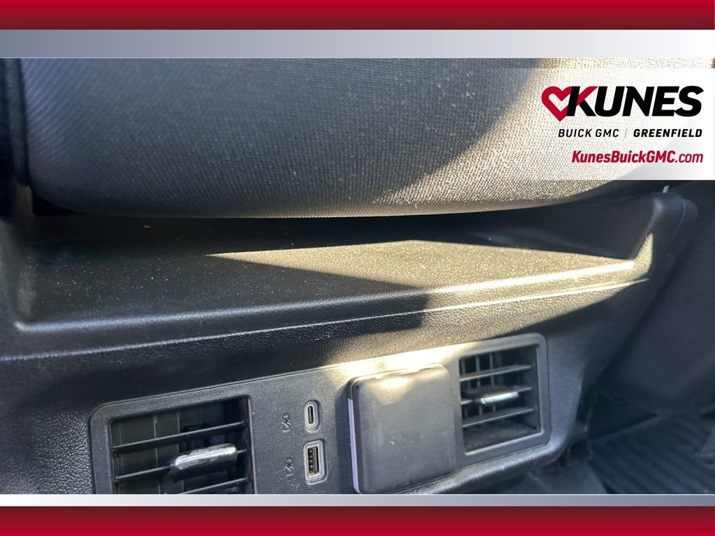 Used 2025 Chevrolet Silverado 1500 LT image 30