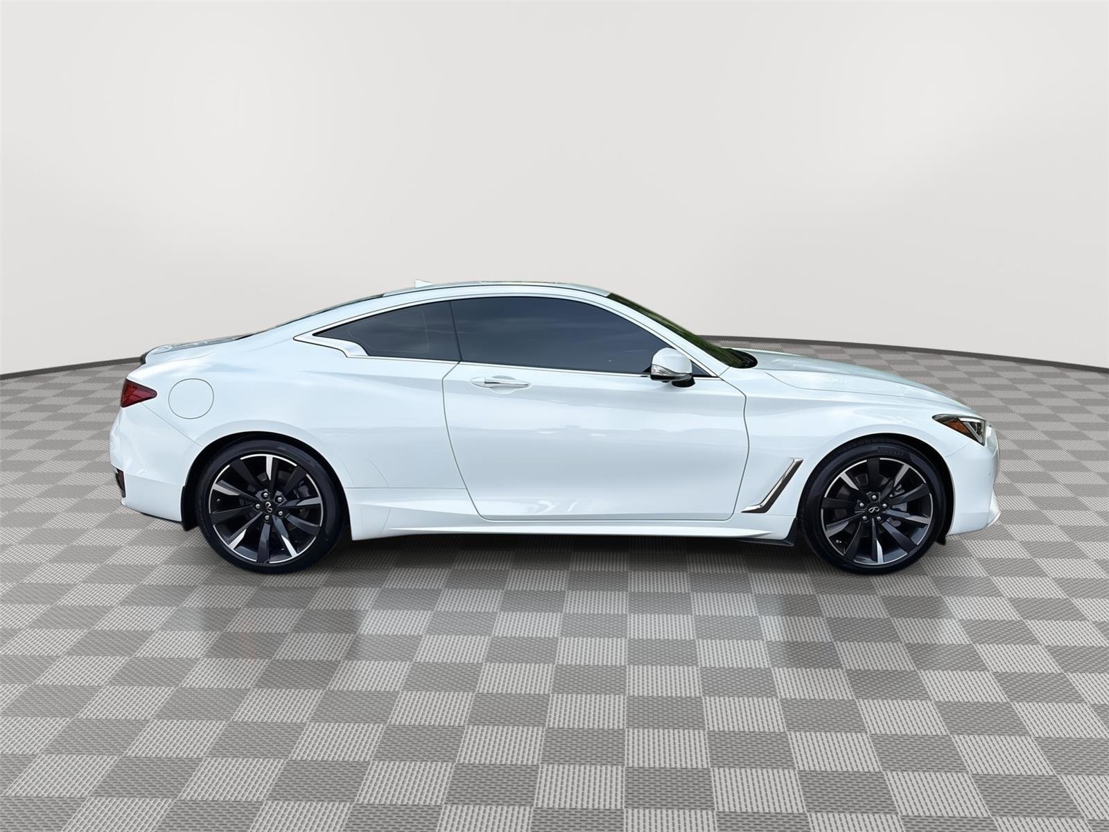 Used 2022 INFINITI Q60 3.0t Luxe w/ Essential Package image 5