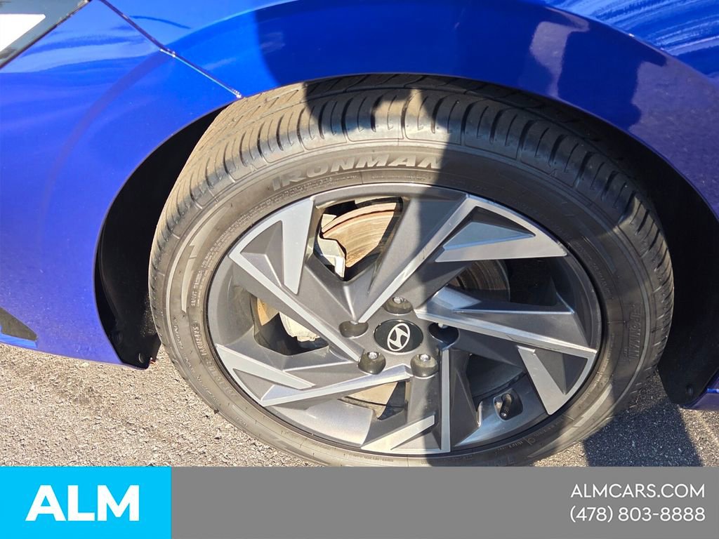 Used 2024 Hyundai Elantra Limited image 13