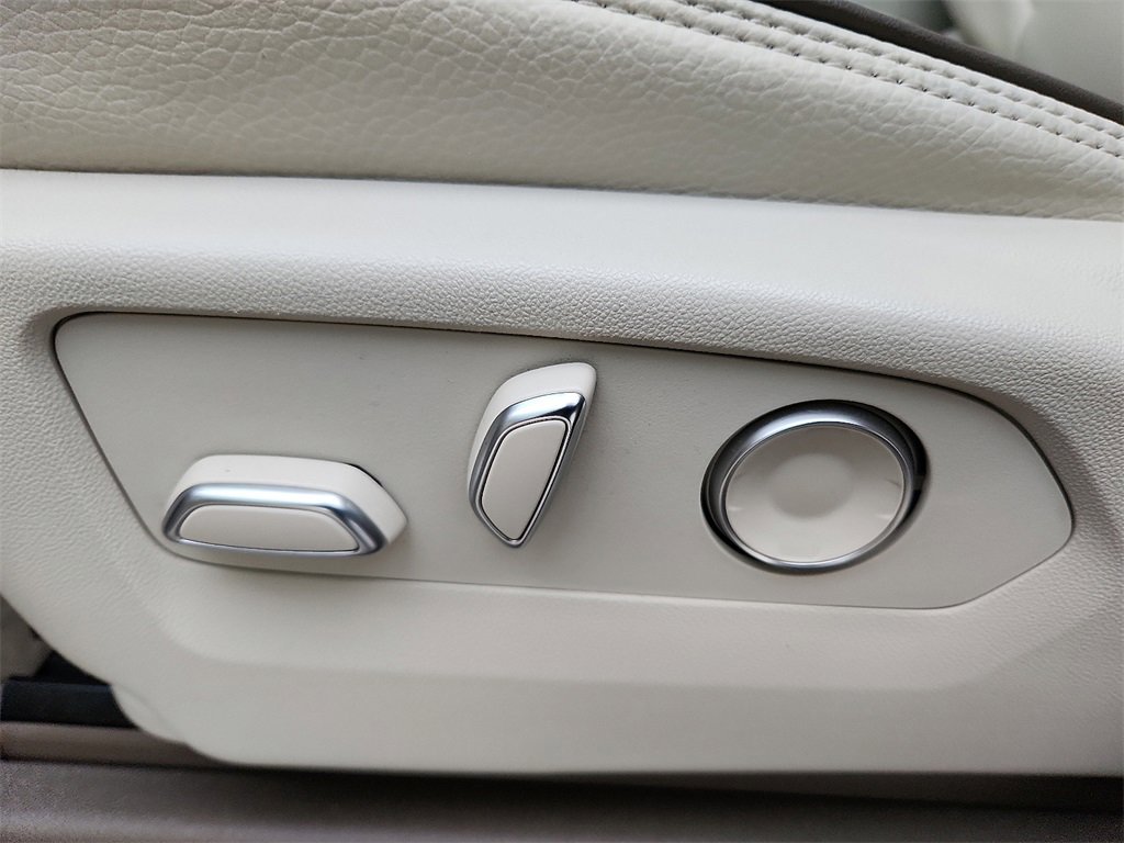 Used 2023 GMC Yukon Denali image 18