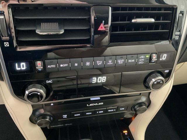 Used 2023 Lexus GX 460 Premium w/ Premium Package image 16