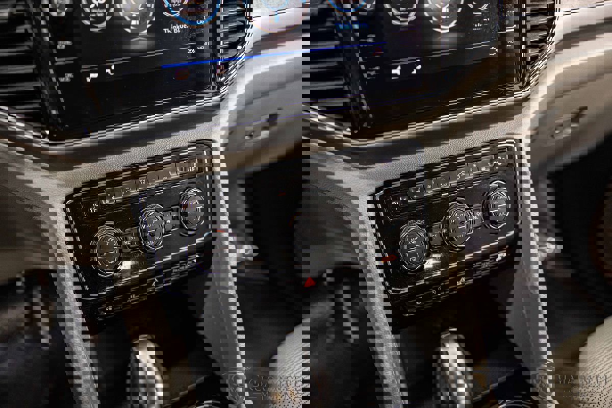 Used 2019 Volkswagen Atlas SEL Premium image 27