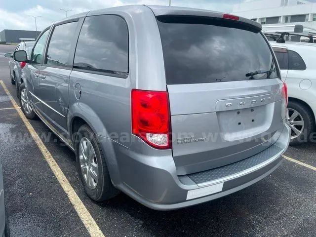 Used 2016 Dodge Grand Caravan SE w/ Quick Order Package 29E SE FWD image 4