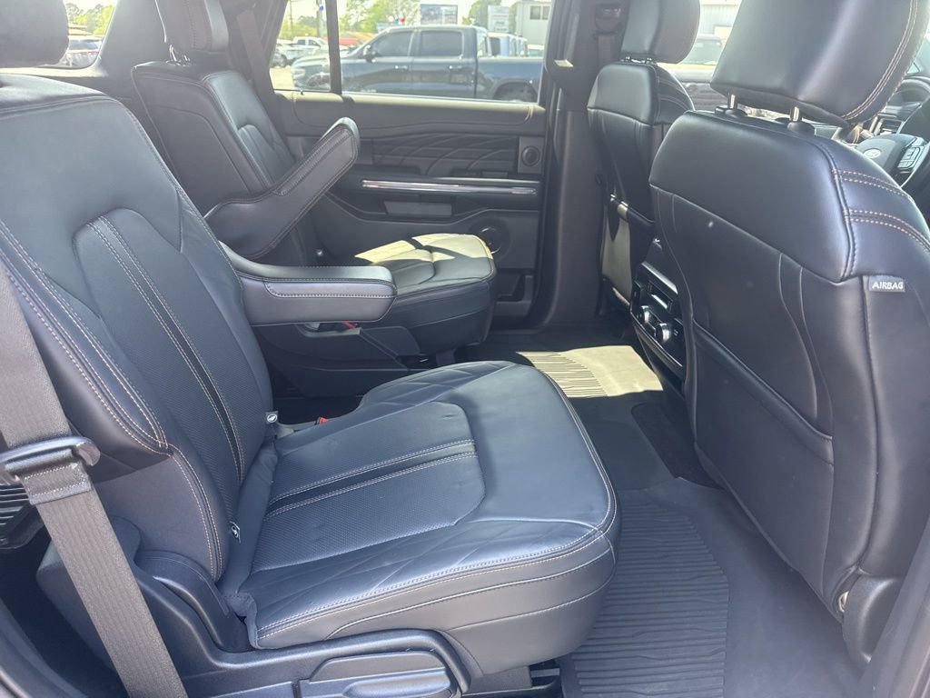 Used 2023 Ford Expedition Platinum image 13