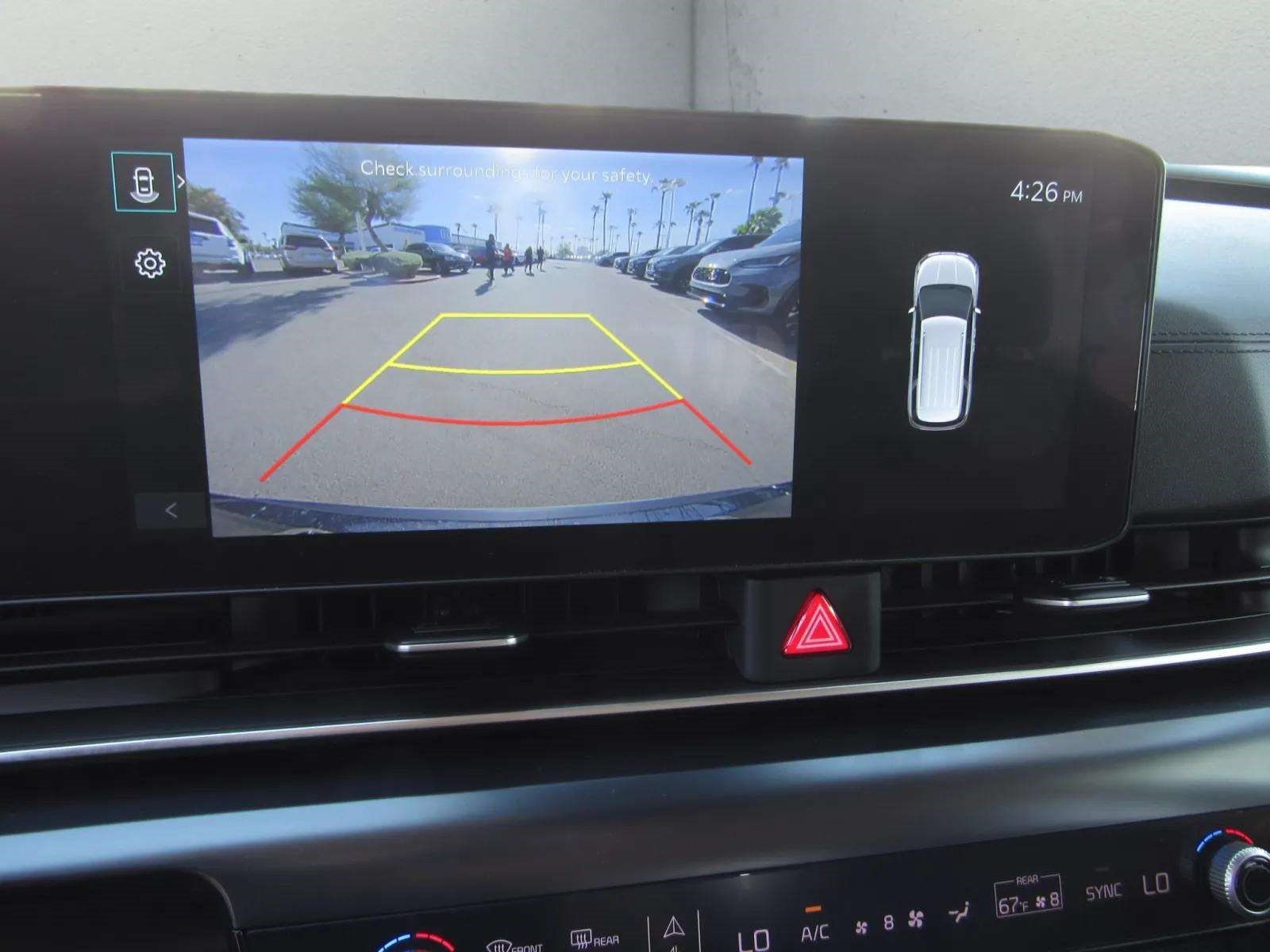 Used 2025 Kia Carnival FWD image 20