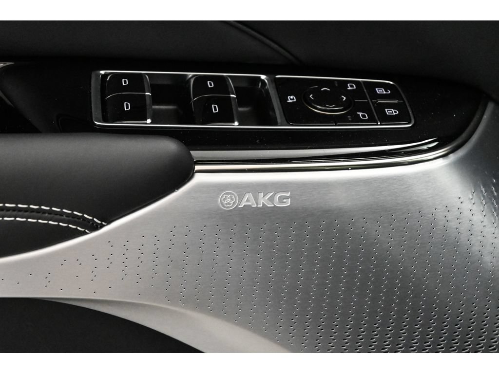 New 2026 Cadillac Lyriq V w/ Exterior Carbon Fiber Package AWD/4WD image 21