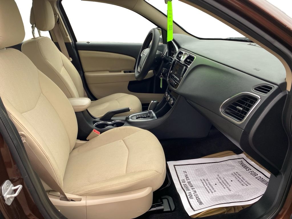 Used 2012 Chrysler 200 Touring FWD image 17