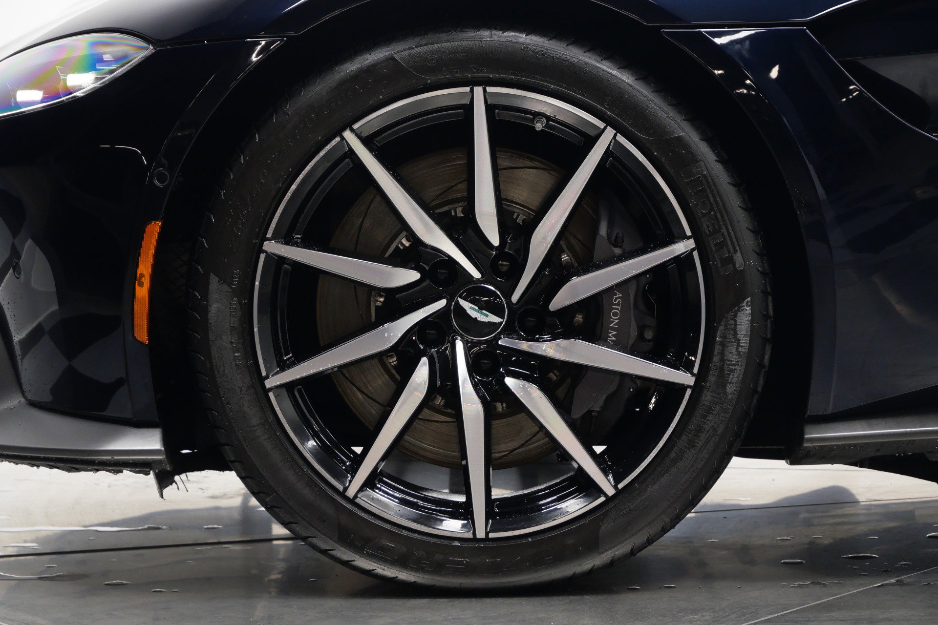 Used 2020 Aston Martin V8 Vantage -Twin Turbo V8, Comfort Collec image 10