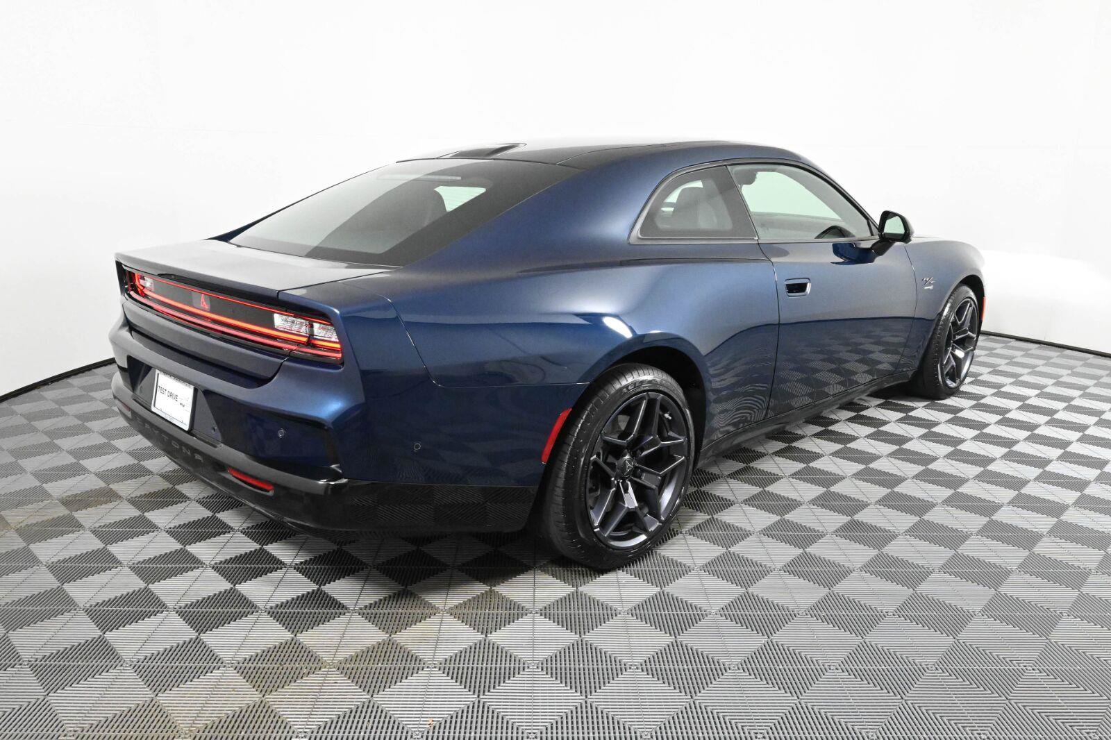 Used 2024 Dodge Charger Daytona R/T w/ Plus Group AWD/4WD image 9