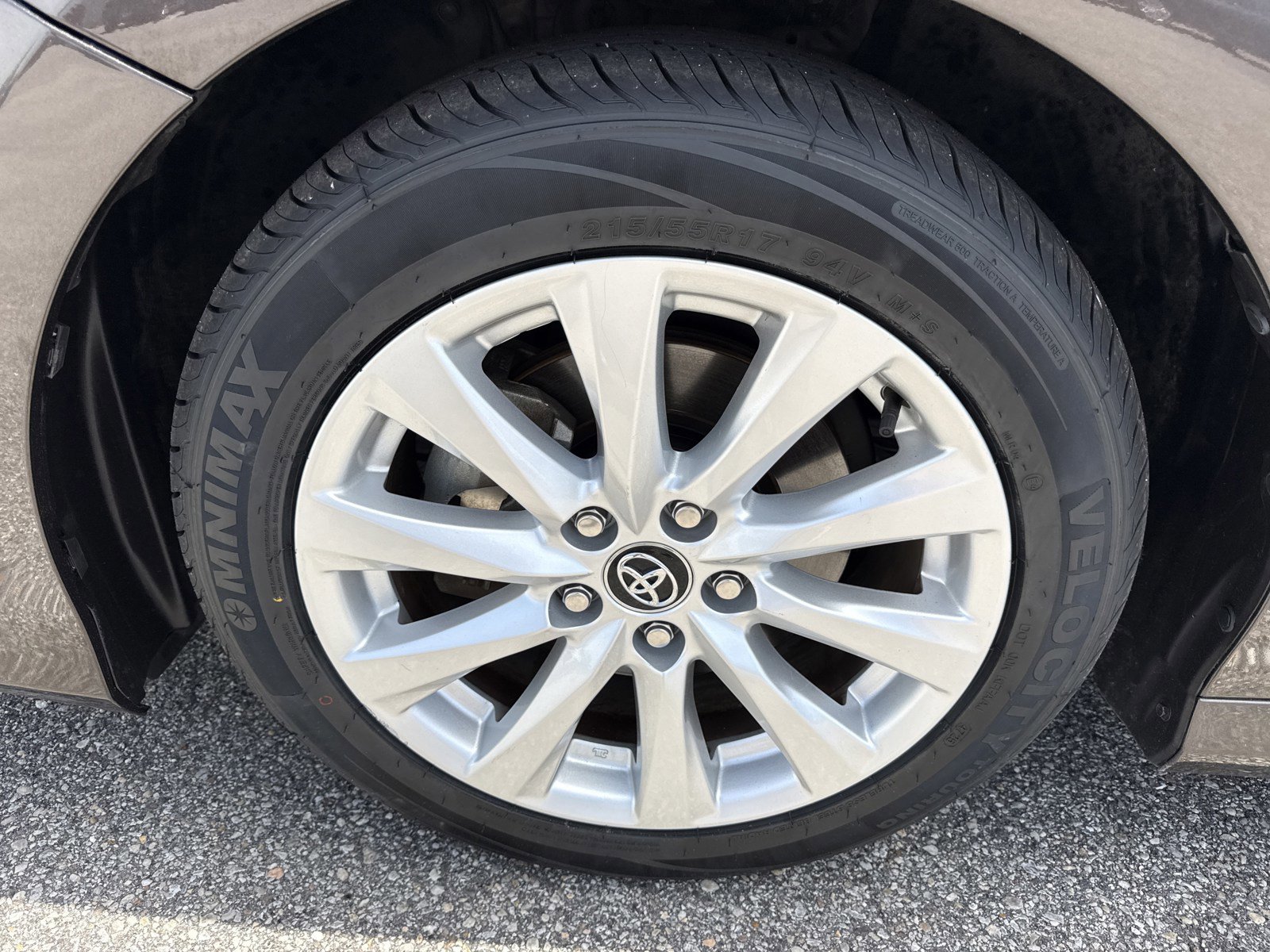 Used 2020 Toyota Camry LE FWD image 10